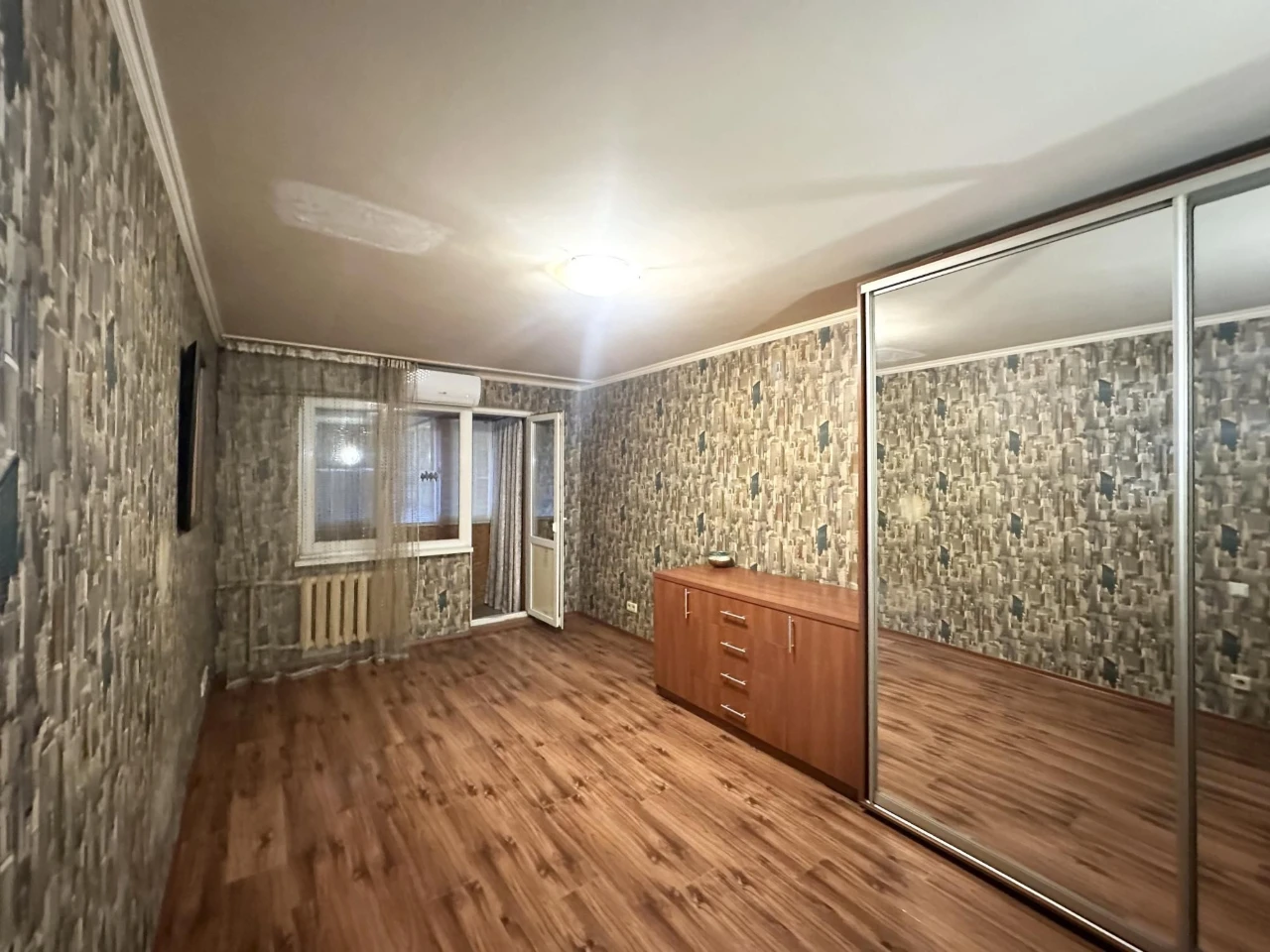 Продам 1-кімнатну квартиру на Черемушках — заходь і живи! Од