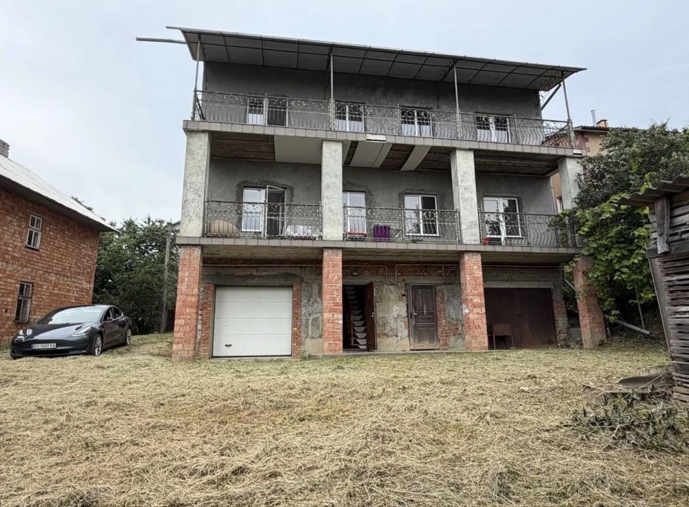 Продається  половина будинку:ДУПЛЕКС  4кімнати,2км від ЧНУ н