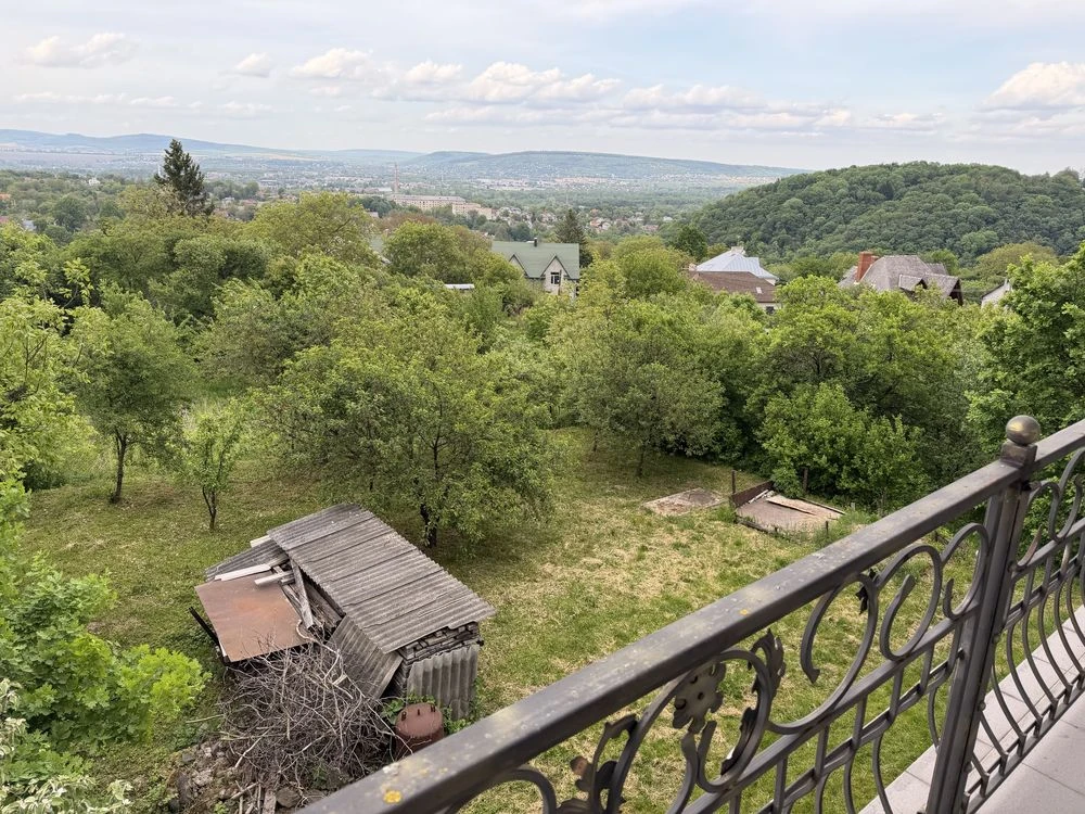 Продається  половина будинку:ДУПЛЕКС  4кімнати,2км від ЧНУ н