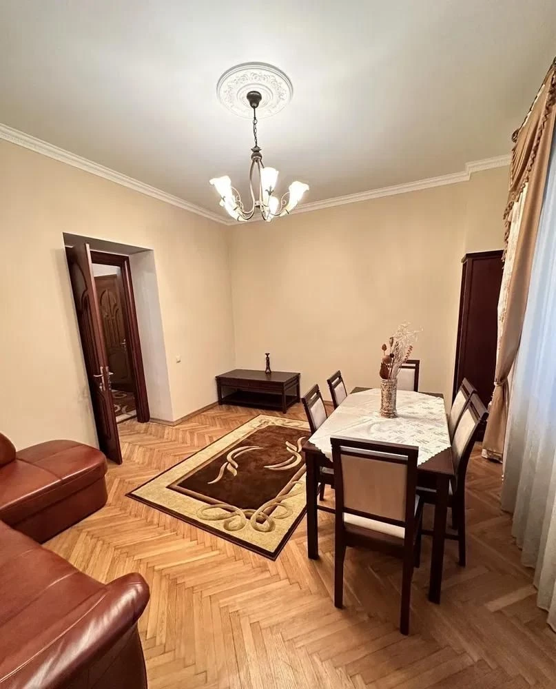 Продаж 3к Вітовського