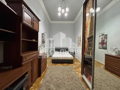 Продаж 3-кім.квартира вул. Дорошенка (головна пошта)