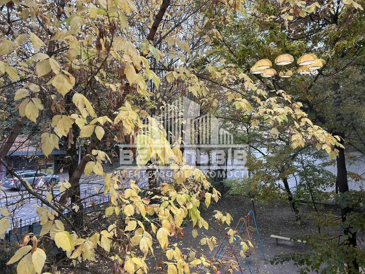 Продаж 3-кім.квартира вул. Дорошенка (головна пошта)