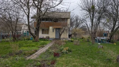 Дача з власною кладкою