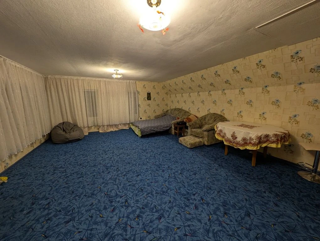 Дача з власною кладкою