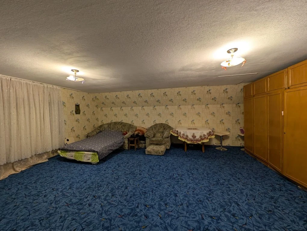 Дача з власною кладкою