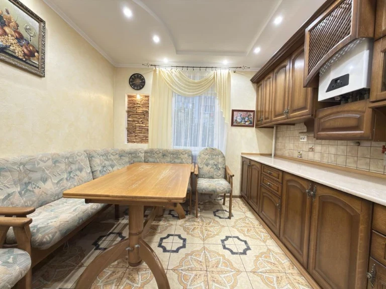 Продаж 3-х кімнатної квартири на Пасічній