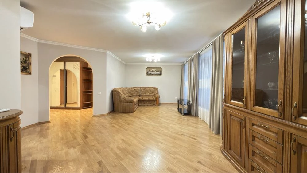 Продаж 3-х кімнатної квартири на Пасічній