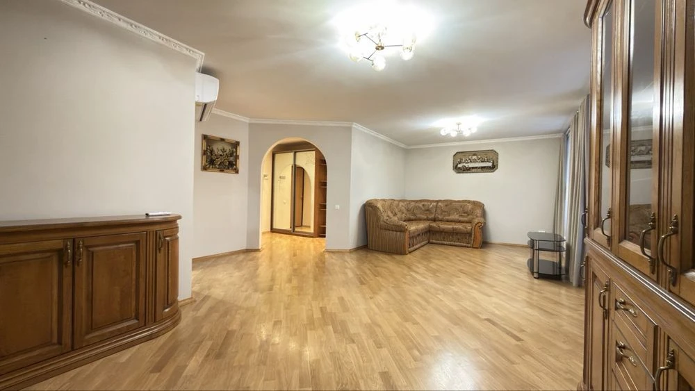 Продаж 3-х кімнатної квартири на Пасічній