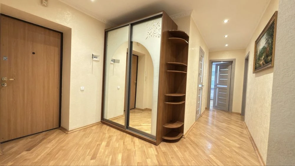 Продаж 3-х кімнатної квартири на Пасічній