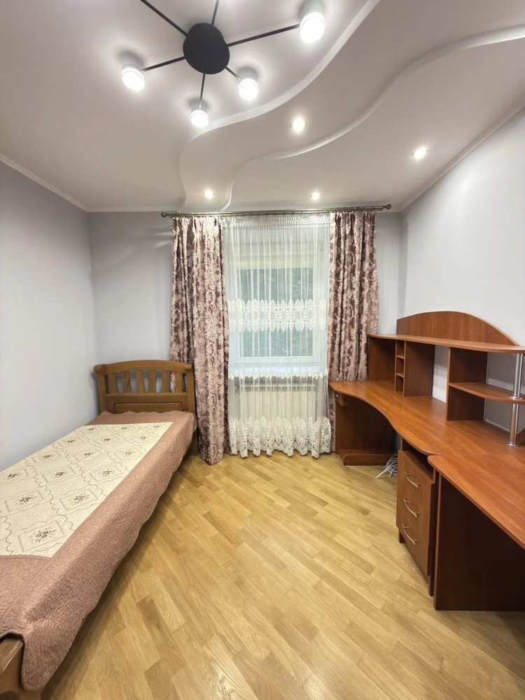 Продаж 3-х кімнатної квартири на Пасічній