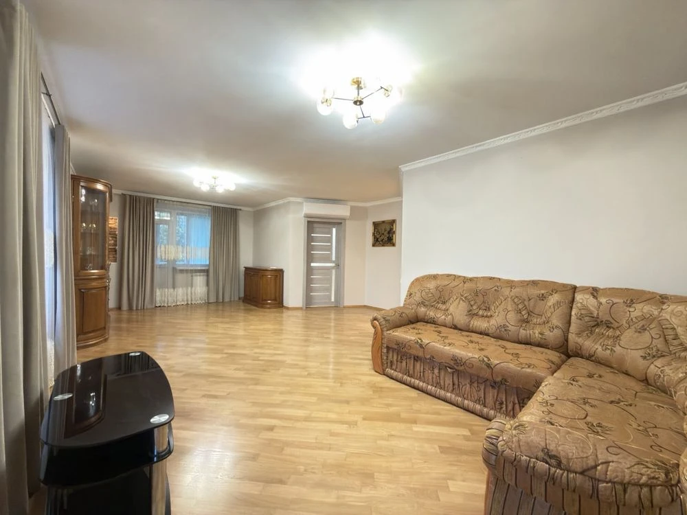 Продаж 3-х кімнатної квартири на Пасічній