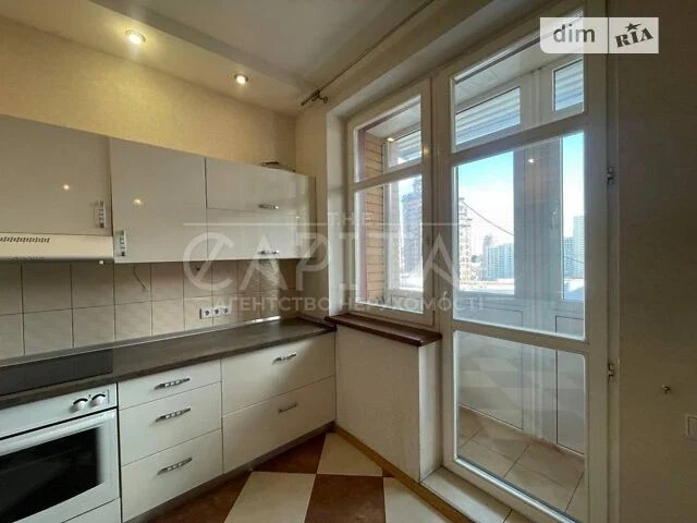 Продаж 5к квартири 190 кв. м на вул. Коновальця Євгена 32Б •