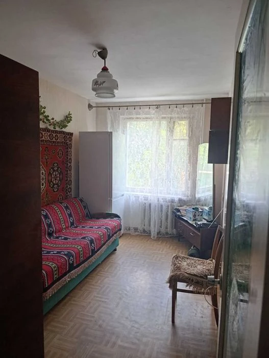 Продам 2 ком. квартиру, ул. Бочарова / пр. Добровольского