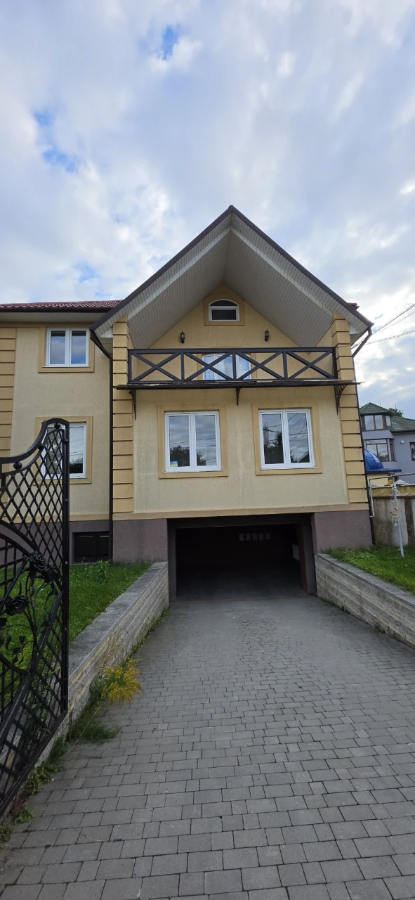 Будинок в топовій локацї