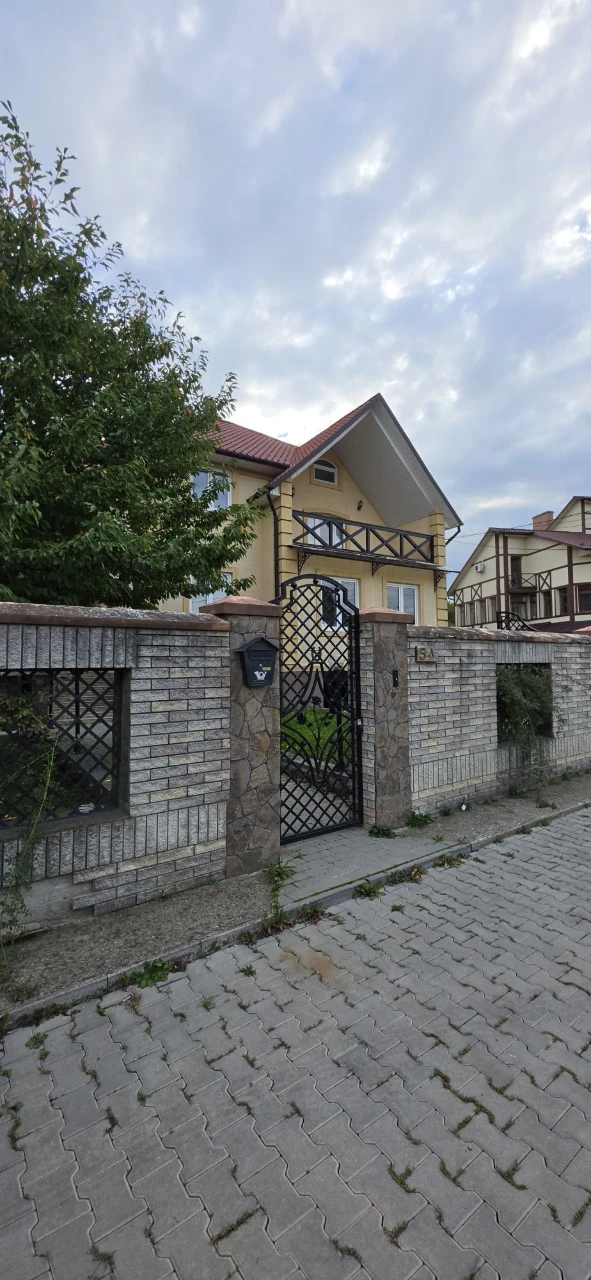 Будинок в топовій локацї