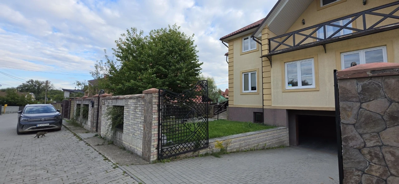Будинок в топовій локацї