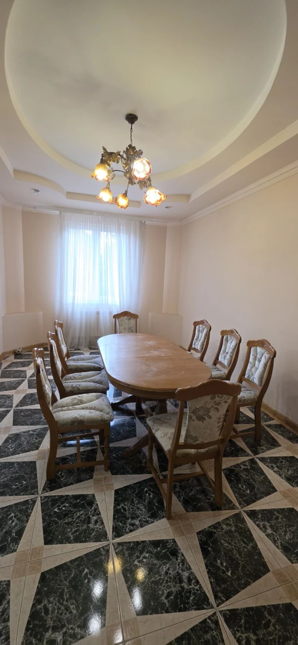 Будинок в топовій локацї