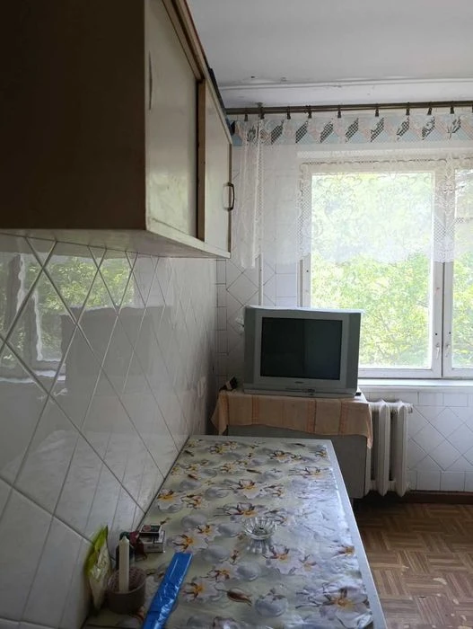 Продам 2 ком. квартиру, ул. Бочарова / пр. Добровольского