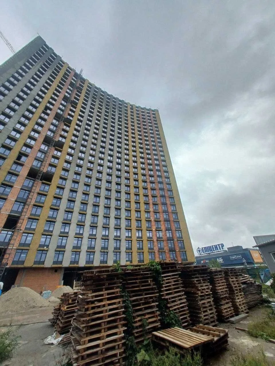 Продам 1-кімн. квартиру ( євродвушку) 52.35 м² ЖК Bereg Resi