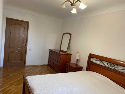 Продам 2-кімнатну Максима Кривоноса 11, працюємо з державним