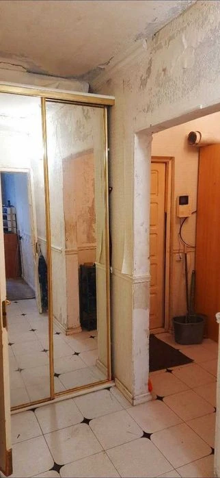 Selling a 3-room apartment on the 2nd floor of a 9th-story building. Price: 27,000 rubles (404771).