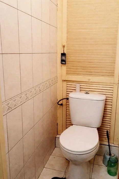 Selling a 3-room apartment on the 2nd floor of a 9th-story building. Price: 27,000 rubles (404771).