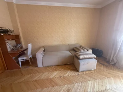 1 кімнатна сталінка з балконом Льва Толстого/ Кузнечна
