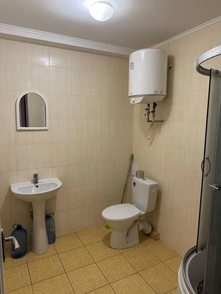 Продам 1 квартиру возле метро Спортивная