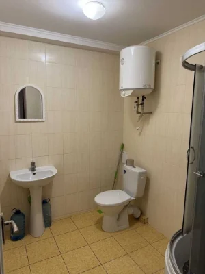 Продам 1 квартиру возле метро Спортивная