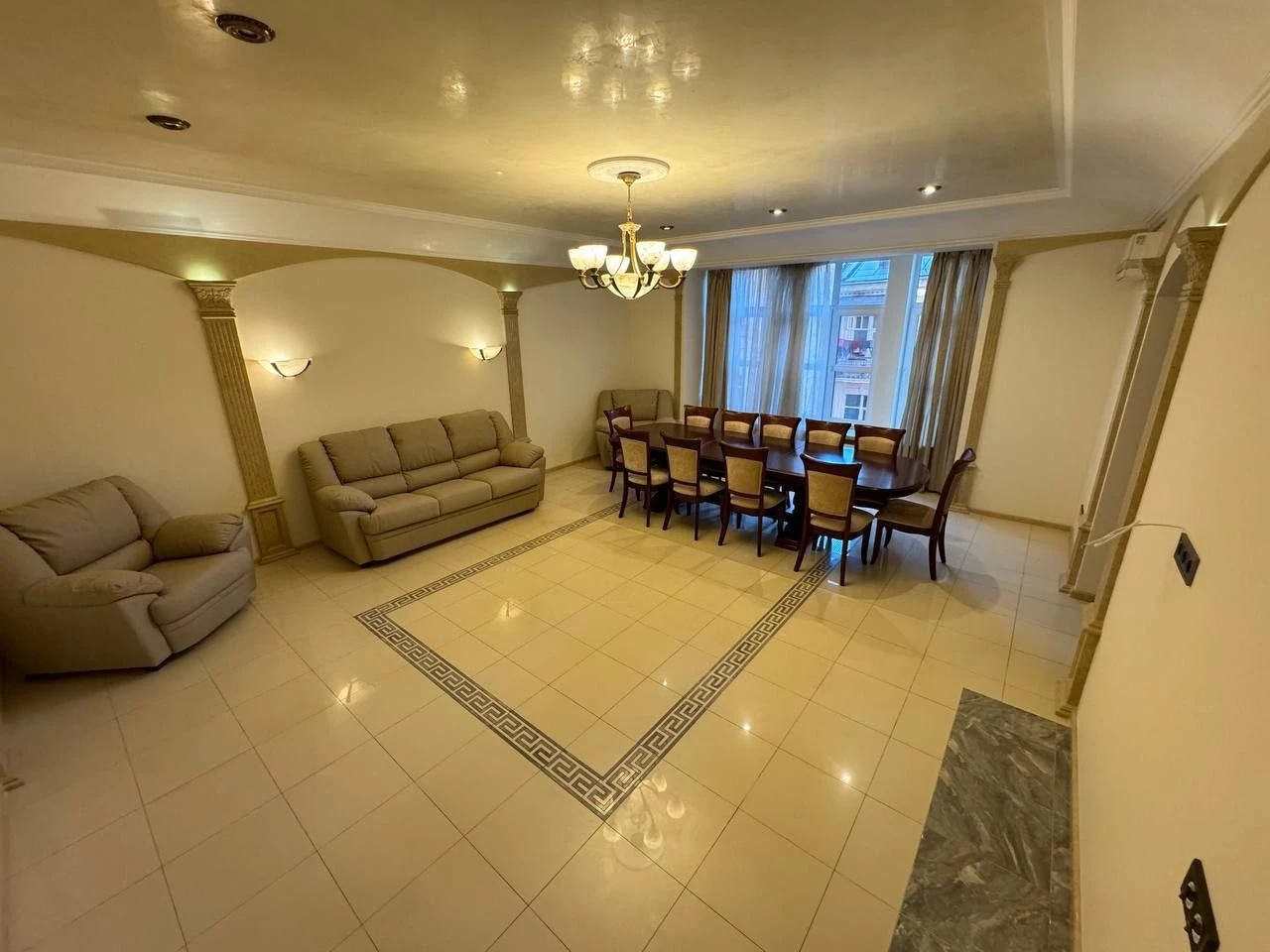 Елітна 4-к квартира 137 м² з класичним ремонтом — вул. Гонча