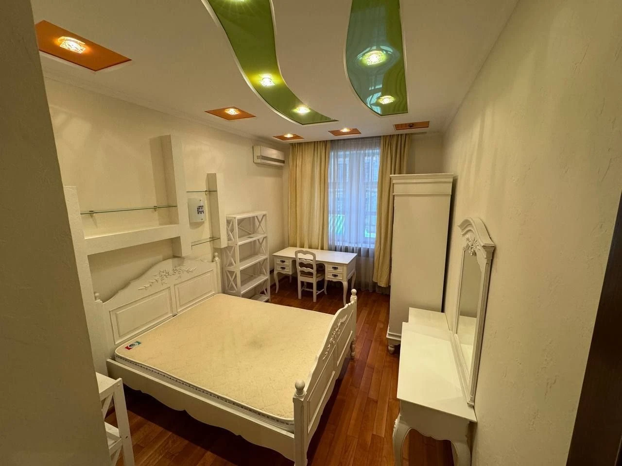 Елітна 4-к квартира 137 м² з класичним ремонтом — вул. Гонча