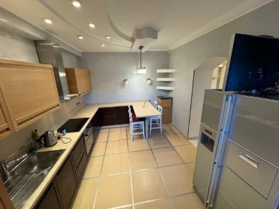 Елітна 4-к квартира 137 м² з класичним ремонтом — вул. Гонча