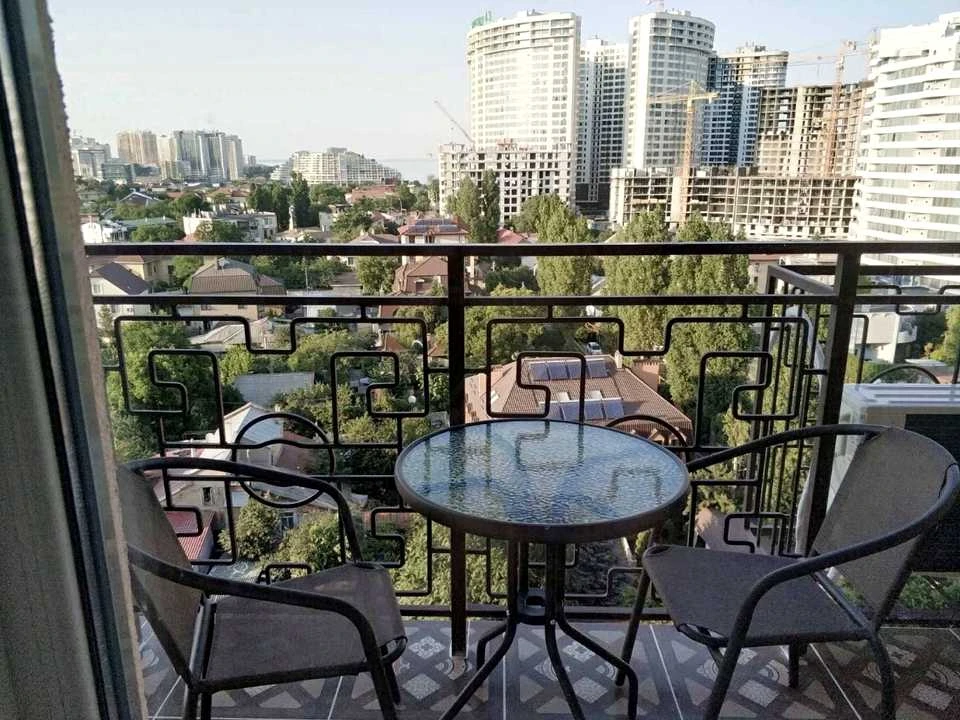 Квартира. Одеса, Літературна вул.