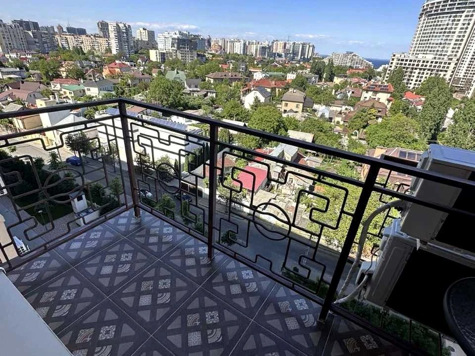 Квартира. Одеса, Літературна вул.