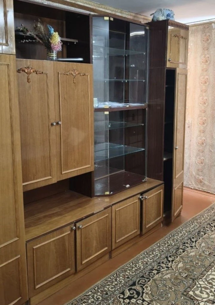 Продається 2к квартира.50м Космонавтів ( район 30 школи)