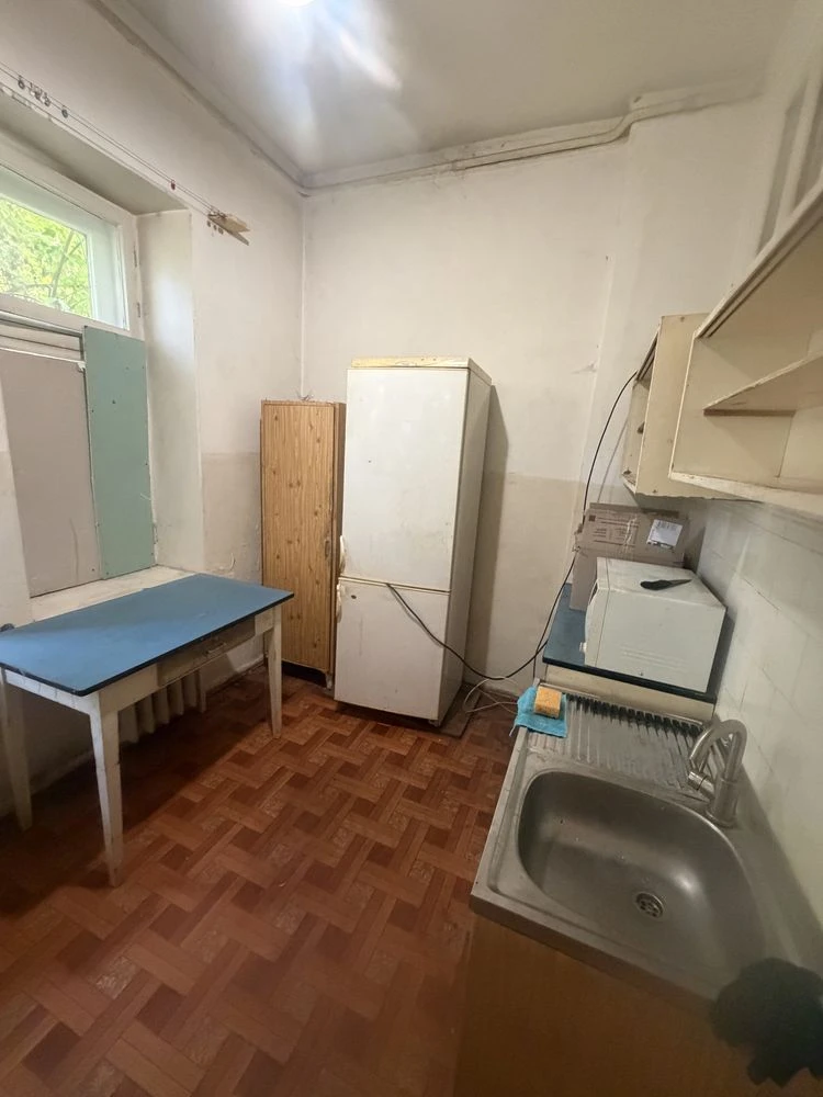 Продам 2к квартиру під ремонт, Петлюри 7/9