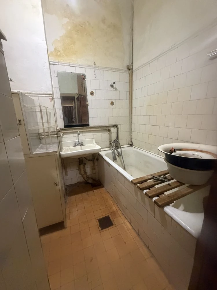 Продам 2к квартиру під ремонт, Петлюри 7/9