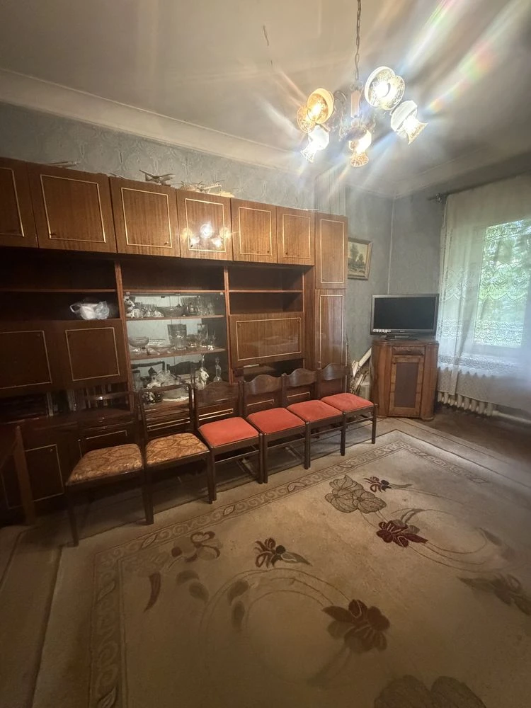 Продам 2к квартиру під ремонт, Петлюри 7/9