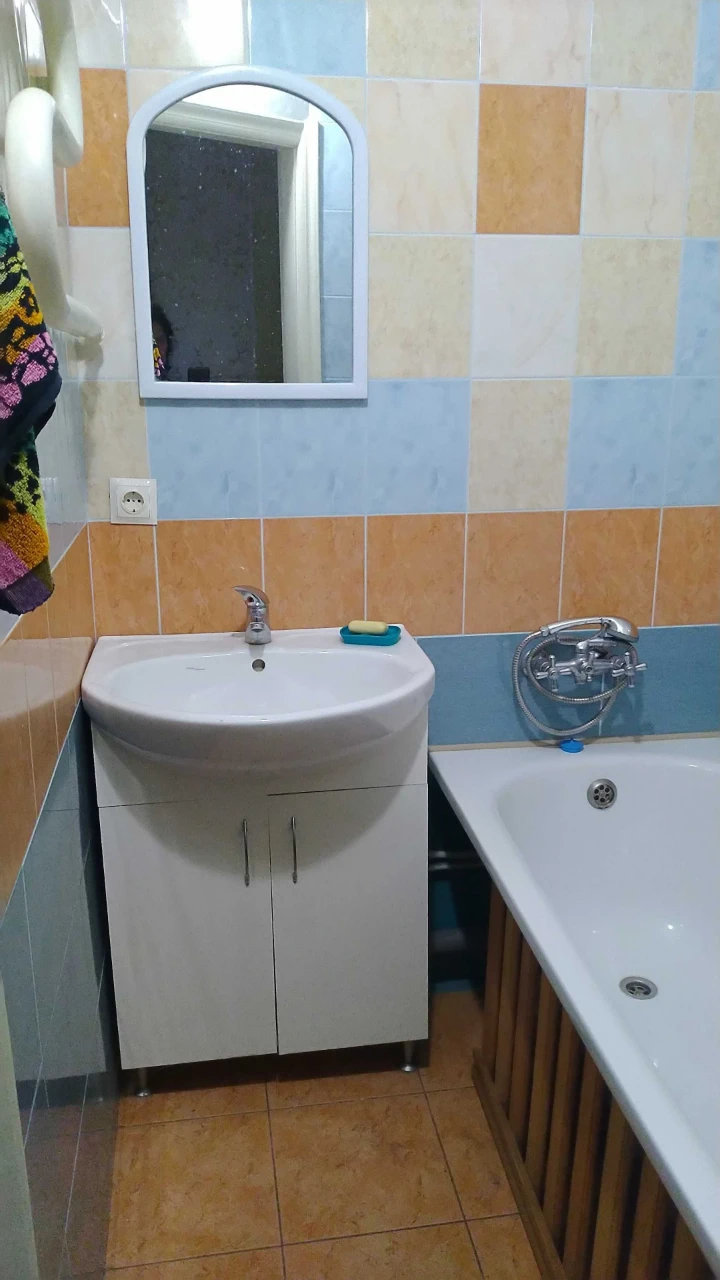 Продам 3к.кв. Кустанайська 10, ст.м. Деміївська