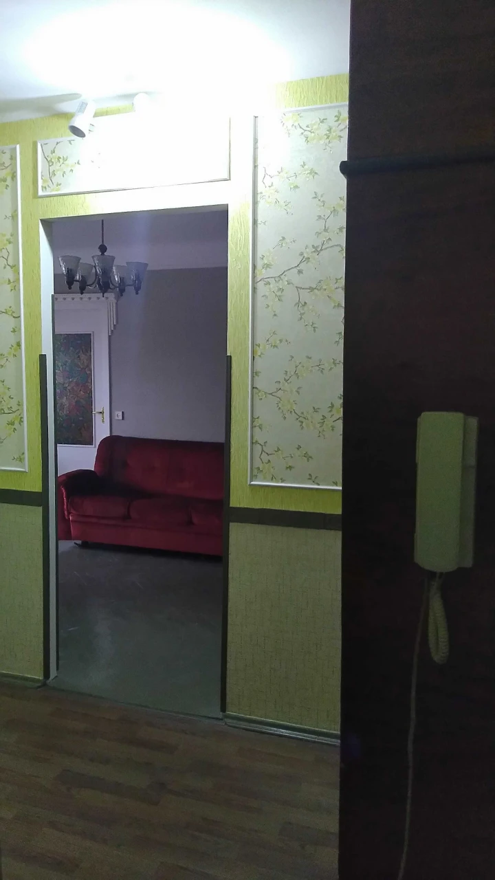 Продам 3к.кв. Кустанайська 10, ст.м. Деміївська