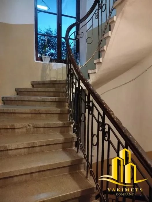 Продається 2-к.кв. в центрі