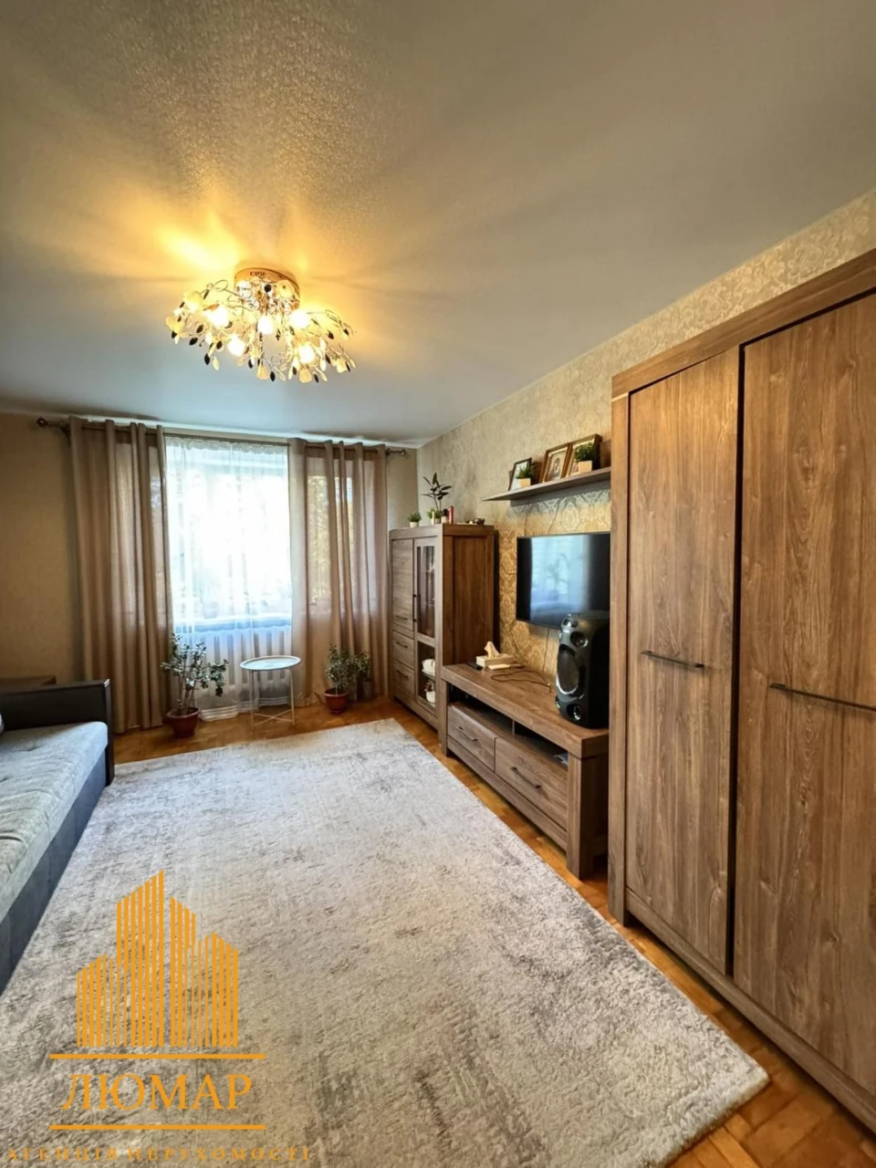 Продаж 2 кімн. квартири у цегляному будинку вул Миколайчука
