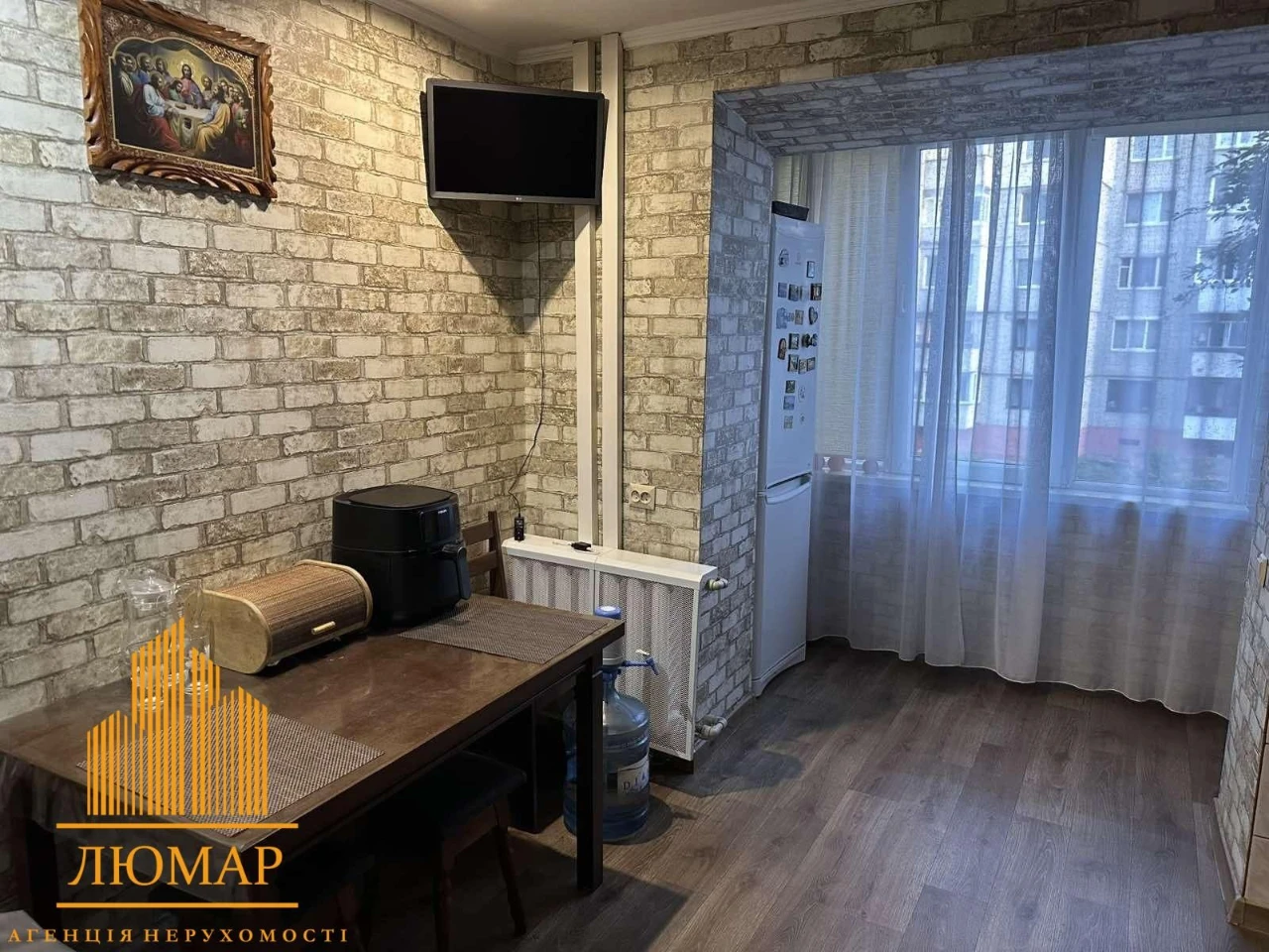 Продаж 2 кімн. квартири у цегляному будинку вул Миколайчука