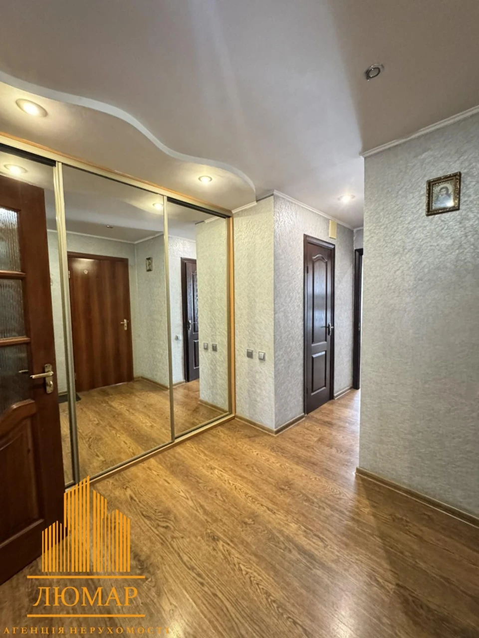 Продаж 2 кімн. квартири у цегляному будинку вул Миколайчука