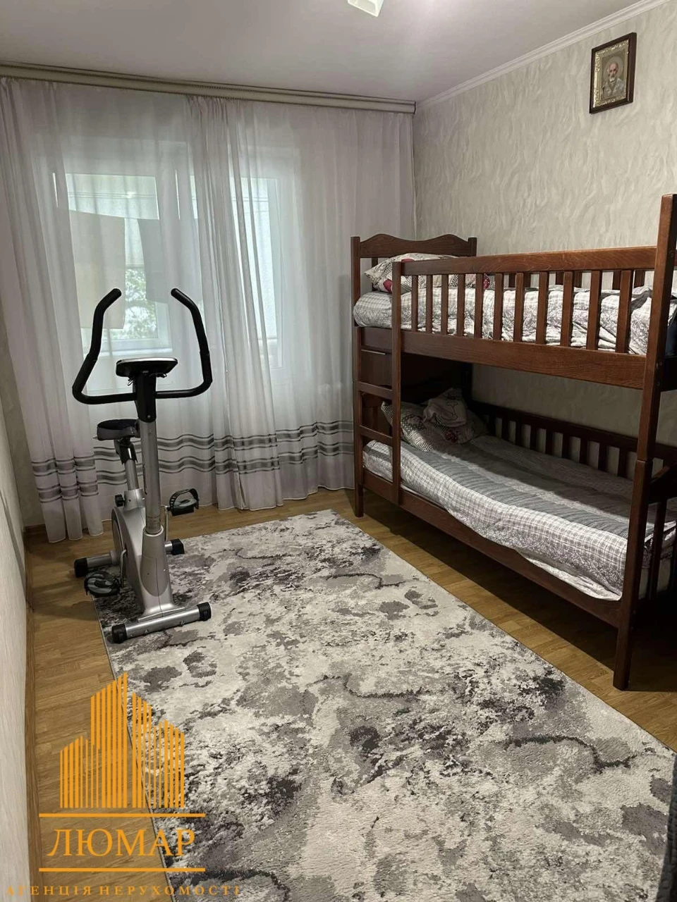 Продаж 2 кімн. квартири у цегляному будинку вул Миколайчука