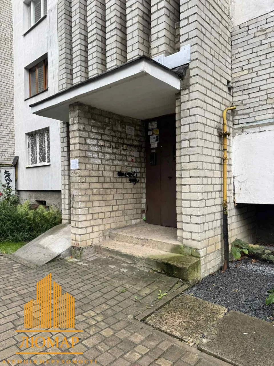 Продаж 2 кімн. квартири у цегляному будинку вул Миколайчука