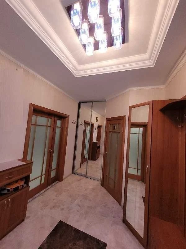 Оренда 3-кімнатної квартири 94 м², Білоруська вул., 3