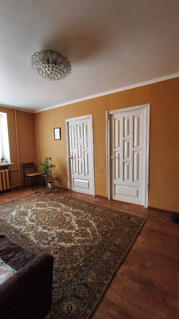 Продаж 4-х кімнатної квартири, Центр.