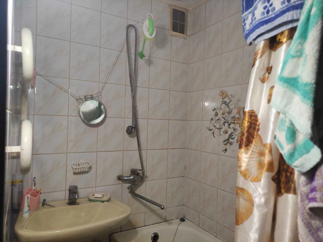 ПРОДАЮ 3-кім.Кв 63м2 Окремі Кімнати. 2балкони.Все поруч Рино