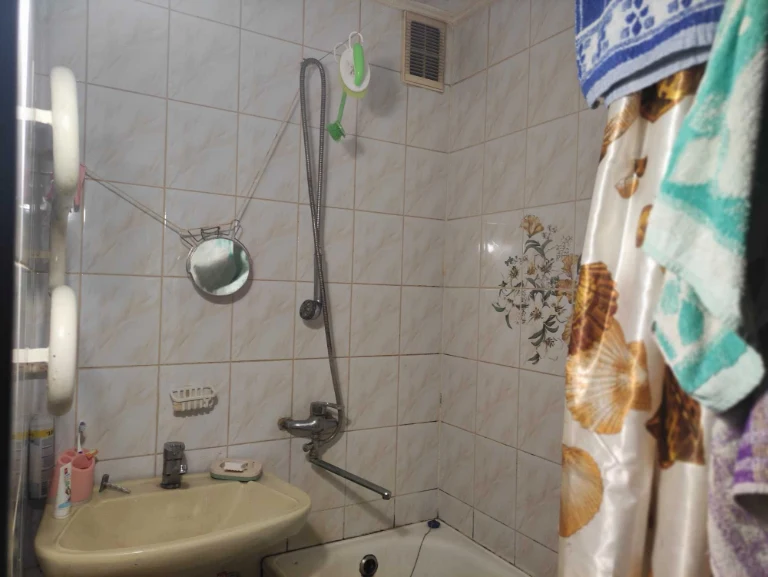 ПРОДАЮ 3-кім.Кв 63м2 Окремі Кімнати. 2балкони.Все поруч Рино